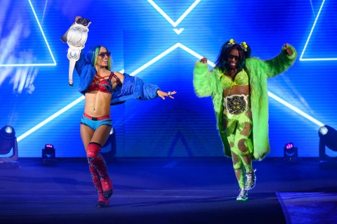 Sasha Banks and Naomi London 2 8765