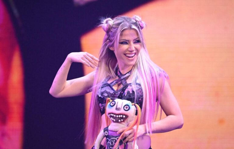 Alexa Bliss Reportedly Taking Time Off From WWE