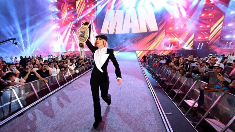 WWE Reportedly Not Expecting Becky Lynch To Go Elsewhere Despite Major Offers Being Expected