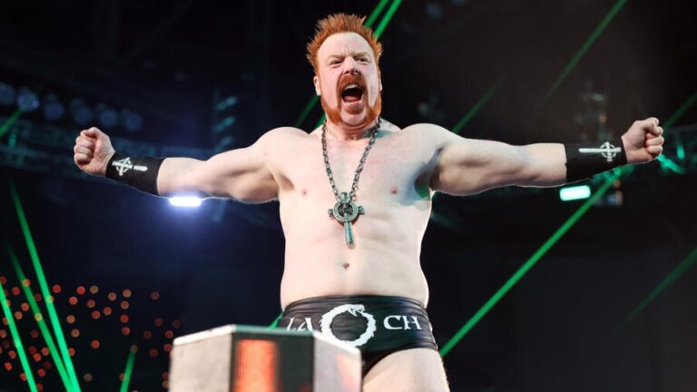 Sheamus Officially Re-Signs With WWE